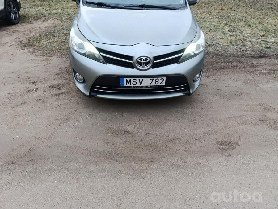 Toyota Verso 1 generation [restyling] Minivan