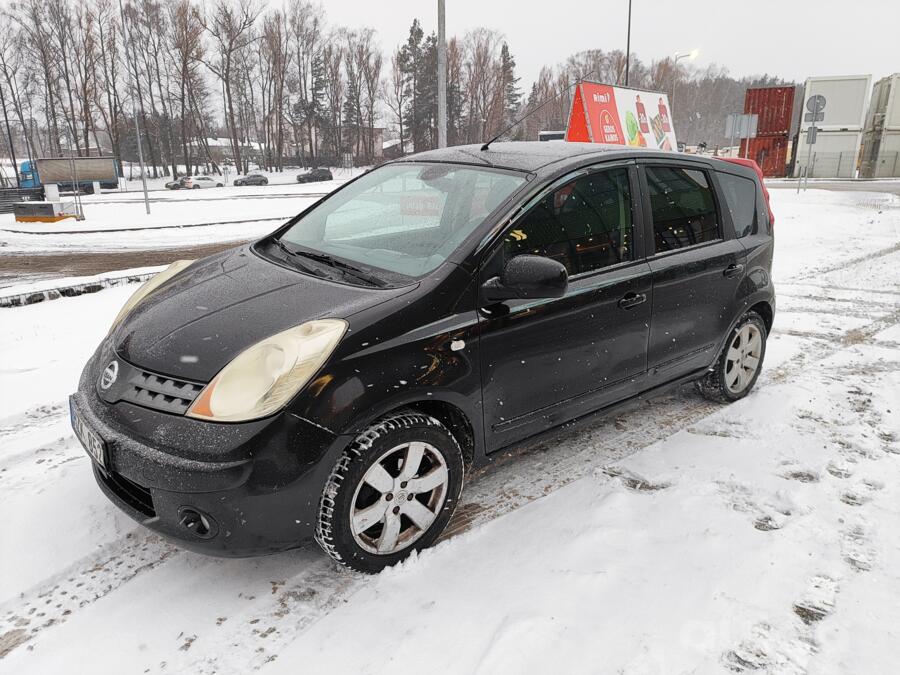 Nissan Note E11 Hatchback