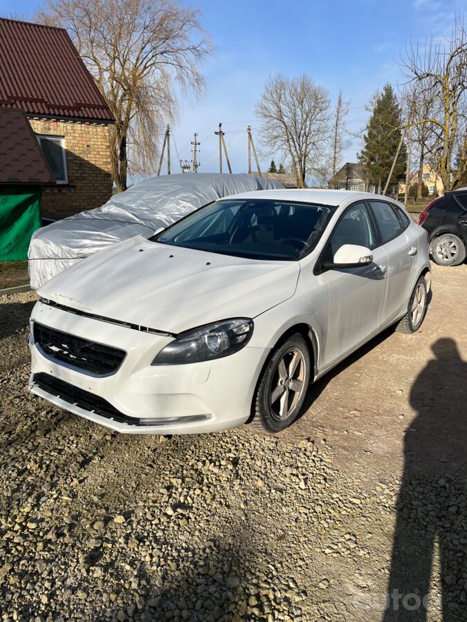 Volvo V40 2 generation Hatchback 5-doors