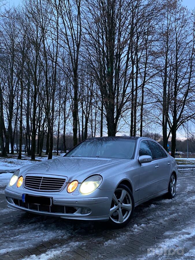 Mercedes-Benz E-Class W211 Sedan