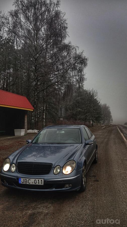 Mercedes-Benz E-Class W211 Sedan