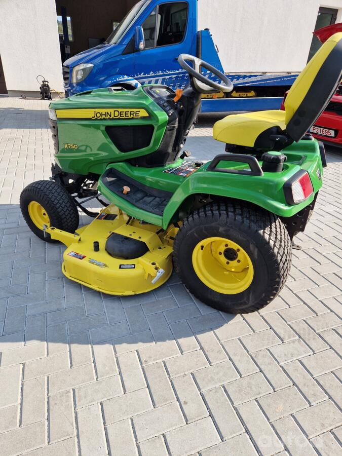 John Deere LT190
