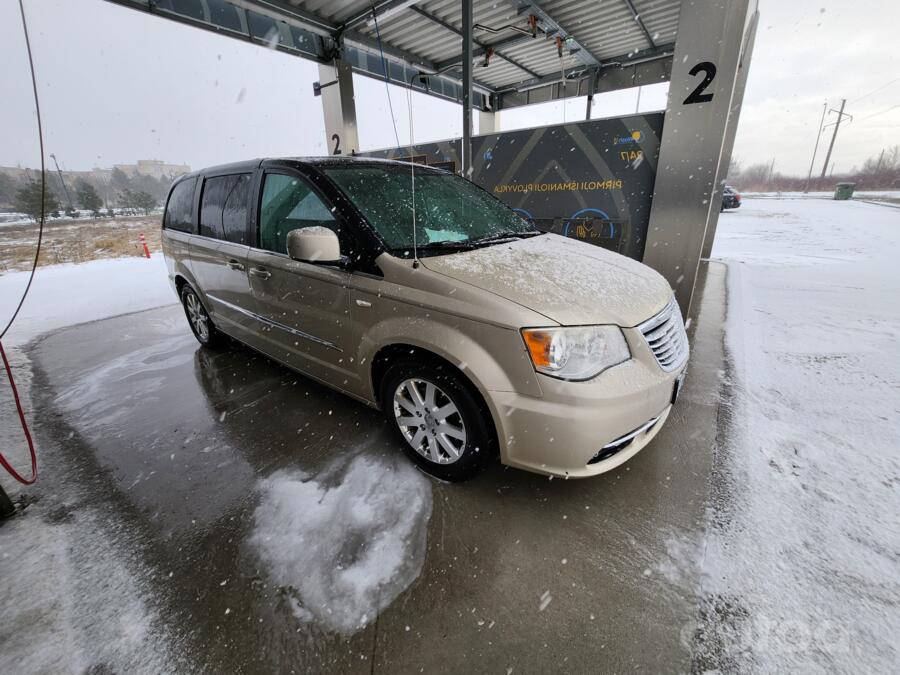 Chrysler Town & Country 5 generation [restyling]