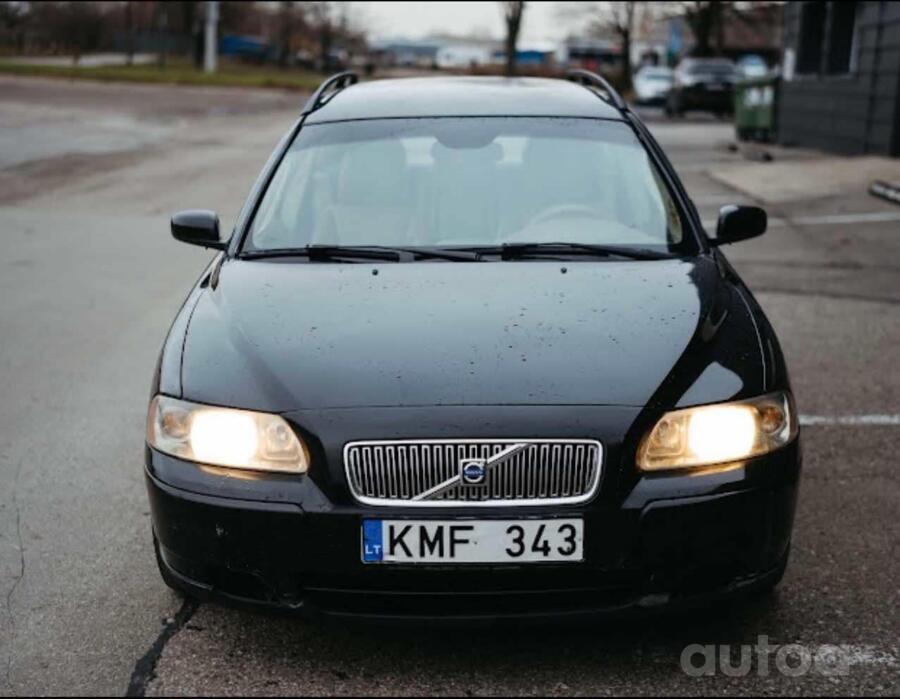 Volvo V70 2 generation wagon
