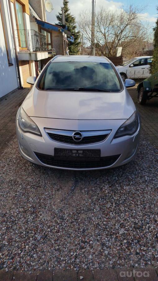Opel Astra J Sports Tourer wagon