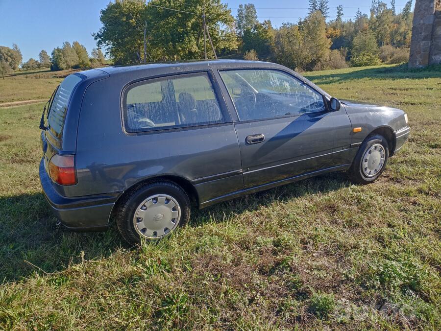 Nissan Sunny B13 Sedan