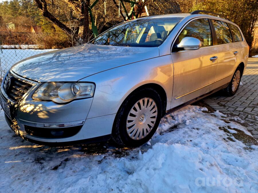 Volkswagen Passat B6 wagon 5-doors