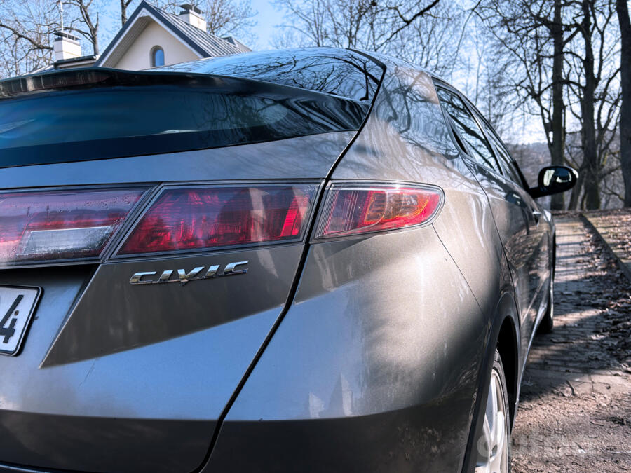 Honda Civic 8 generation Hatchback 5-doors