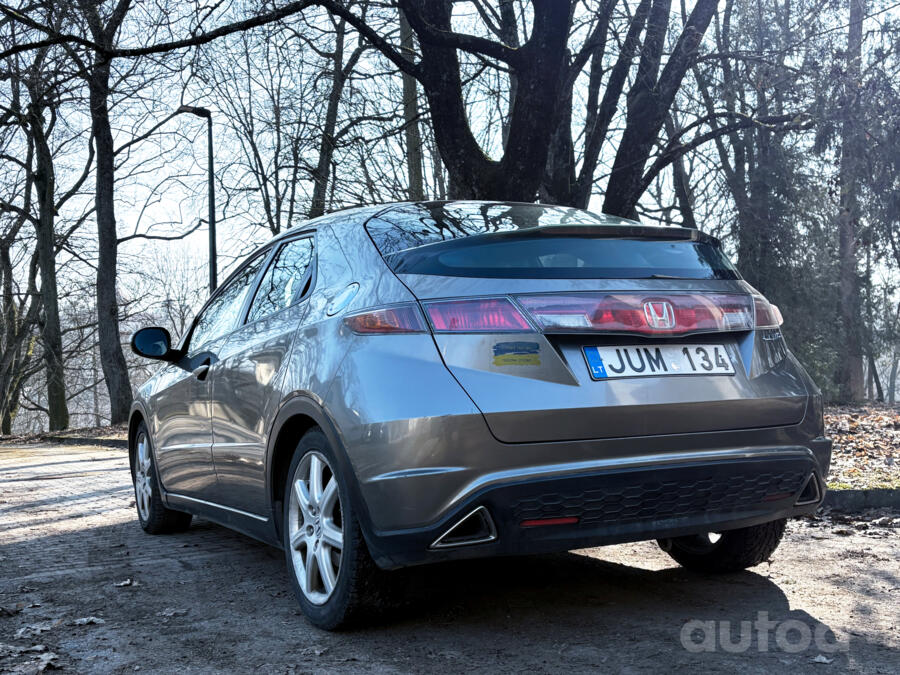 Honda Civic 8 generation Hatchback 5-doors