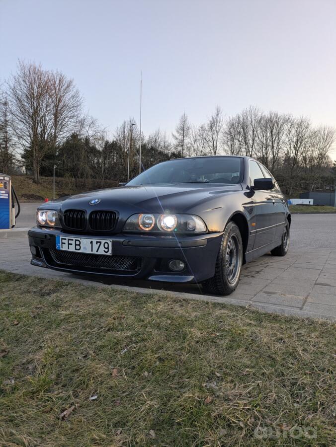 BMW 5 Series E39 Sedan 4-doors