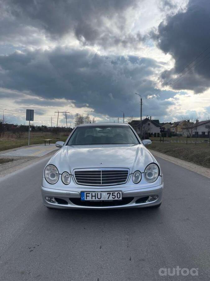 Mercedes-Benz E-Class W211 Sedan