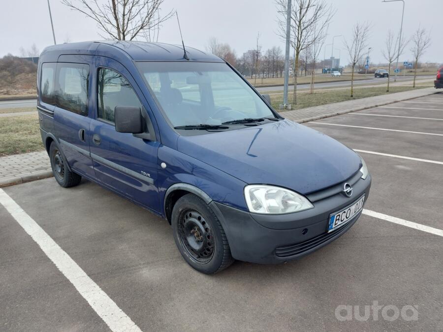 Opel Combo C Tour minivan
