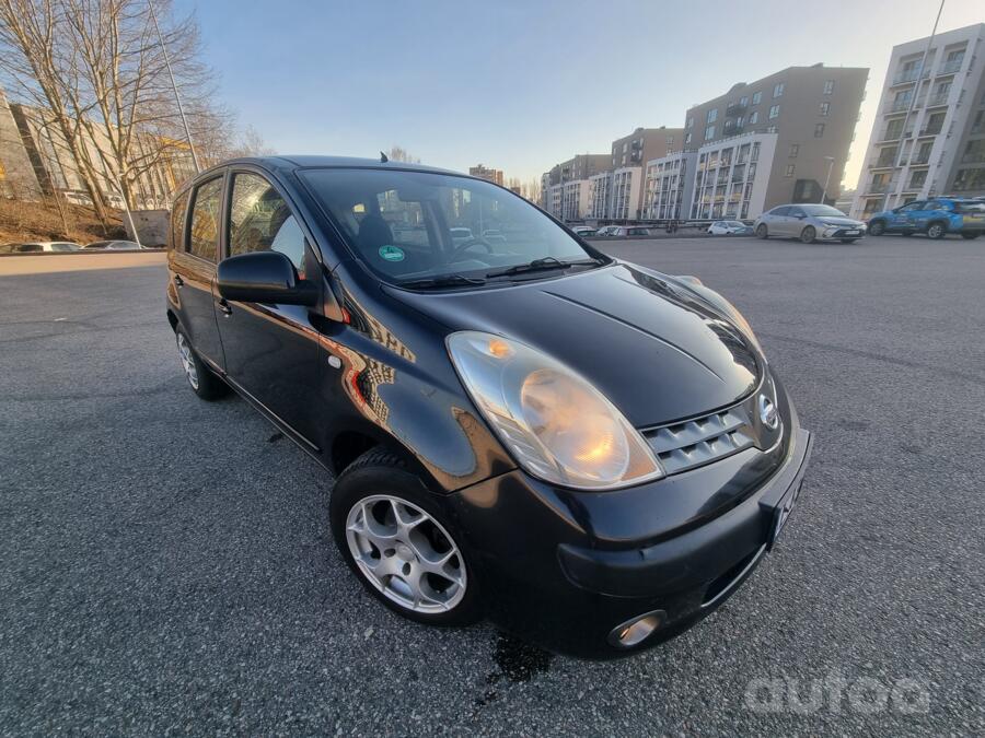 Nissan Note E11 Hatchback