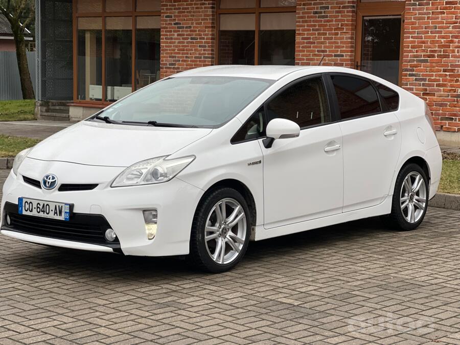 Toyota Prius 3 generation [restyling] Hatchback