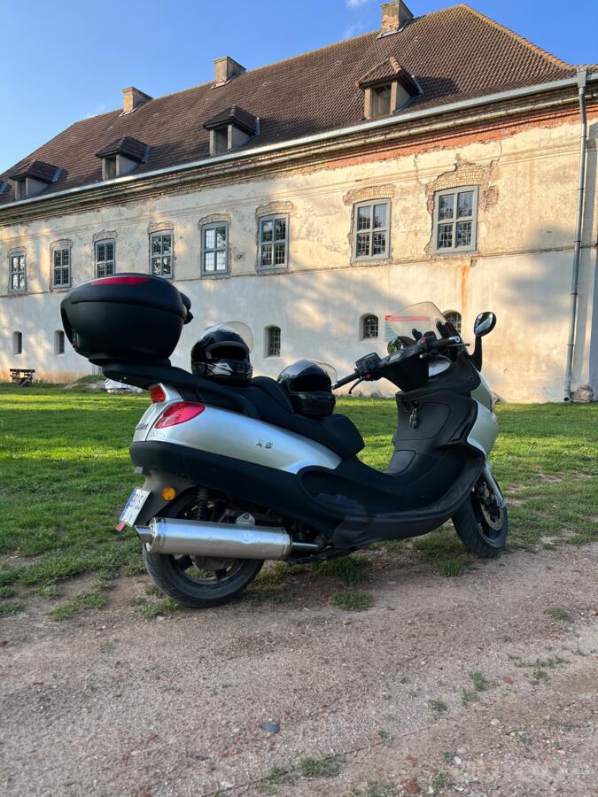 Piaggio X9