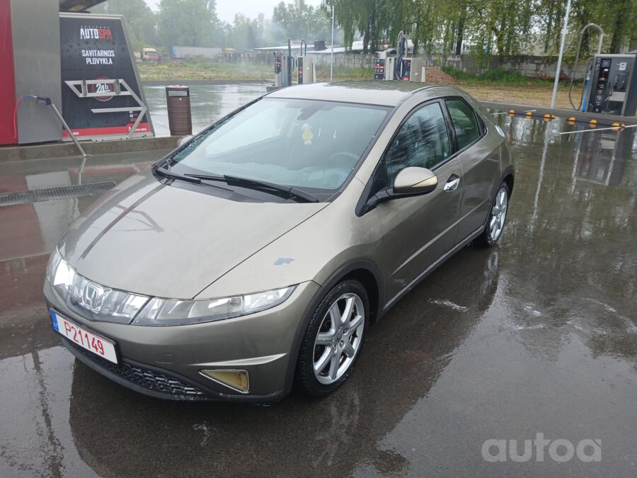 Honda Civic 8 generation Hatchback 5-doors