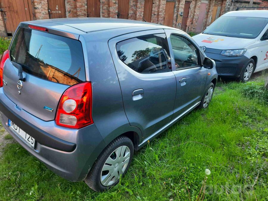 Nissan Pixo
