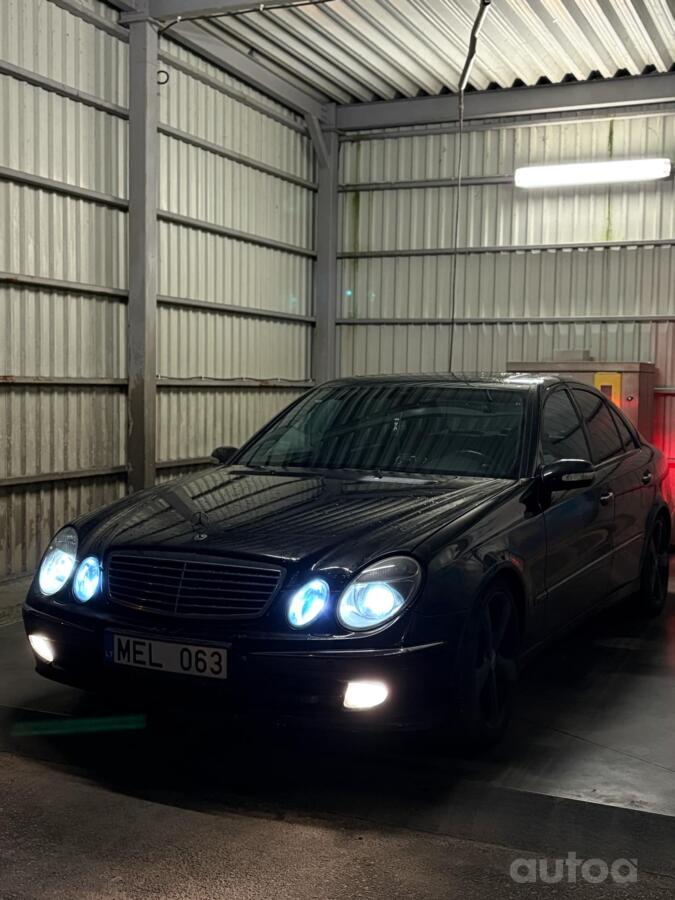 Mercedes-Benz E-Class W211 Sedan