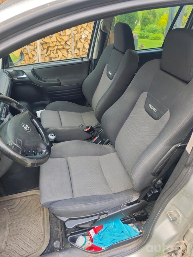 Opel Zafira A [restyling] Minivan 5-doors