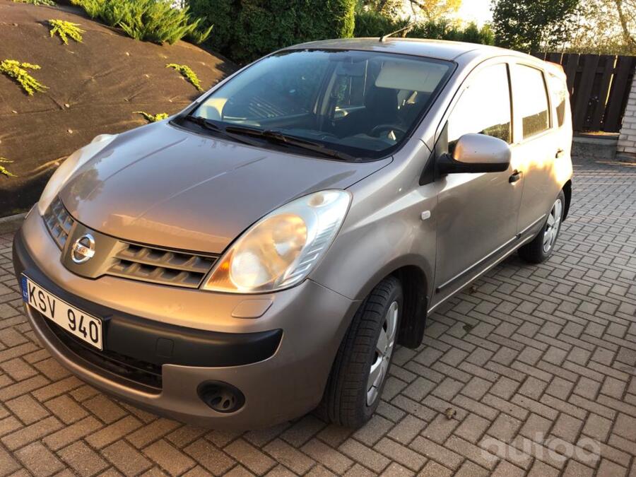 Nissan Note E11 Hatchback