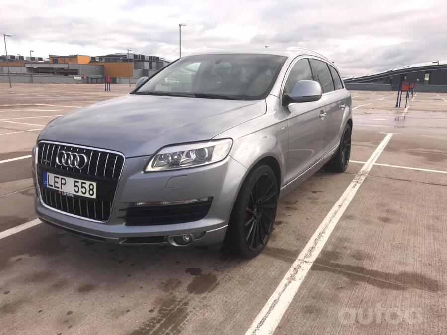 Audi Q7 4L Crossover