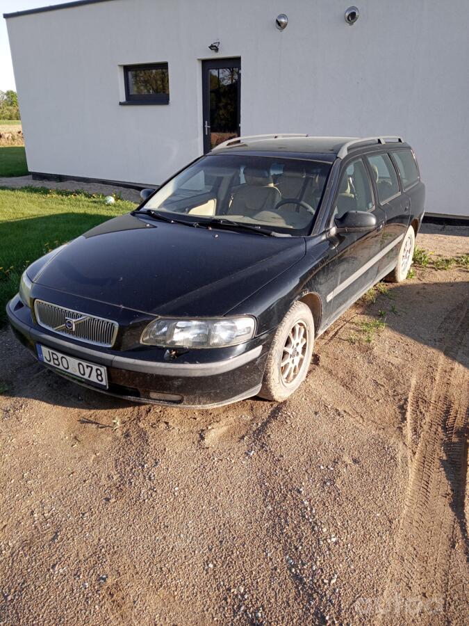 Volvo V70 2 generation wagon