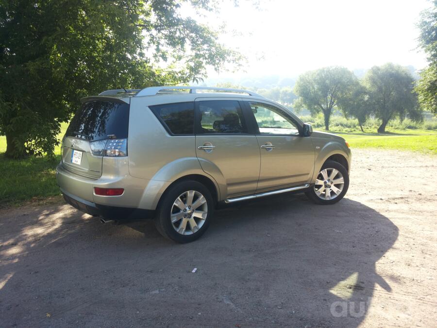 Mitsubishi Outlander 2 generation