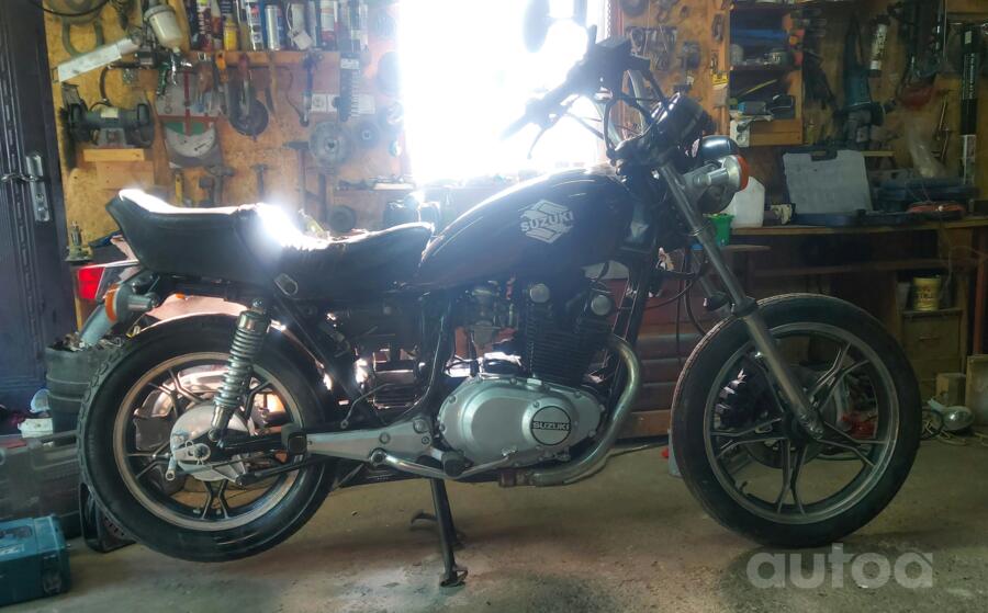 Suzuki GS