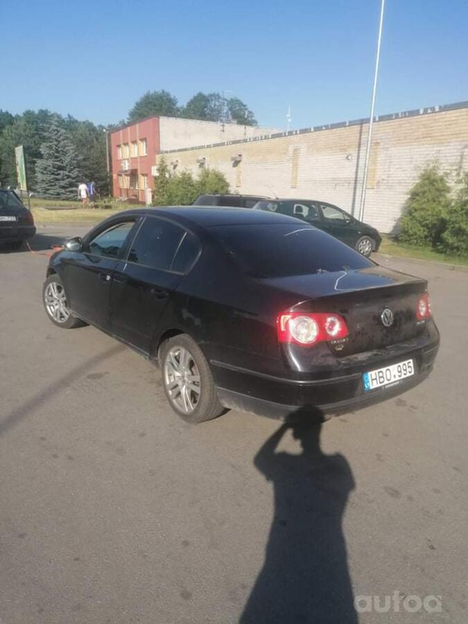Volkswagen Passat B6 Sedan 4-doors