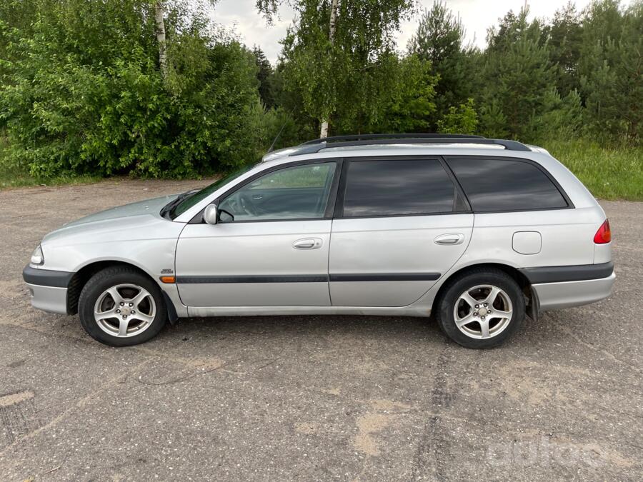 Toyota Avensis 1 generation wagon