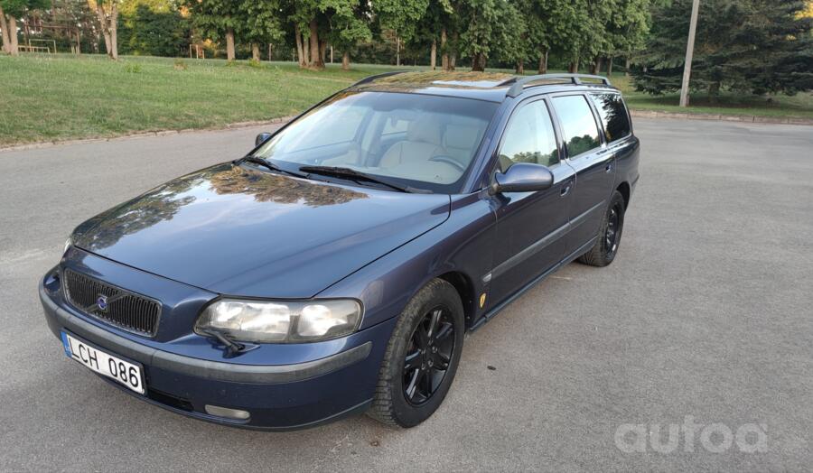 Volvo V70 2 generation wagon