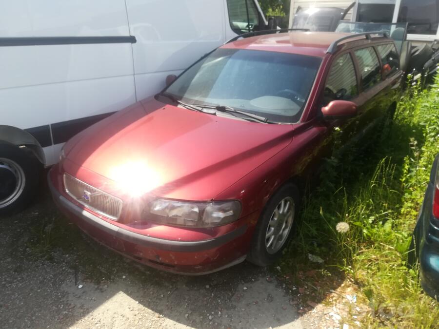 Volvo V70 2 generation wagon