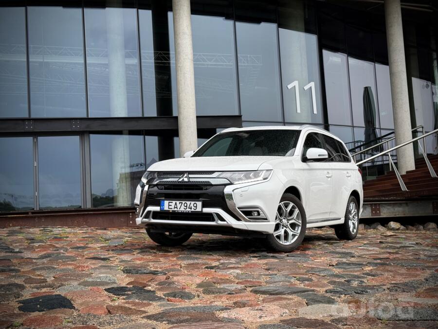 Mitsubishi Outlander 3 generation [3th restyling] Crossover