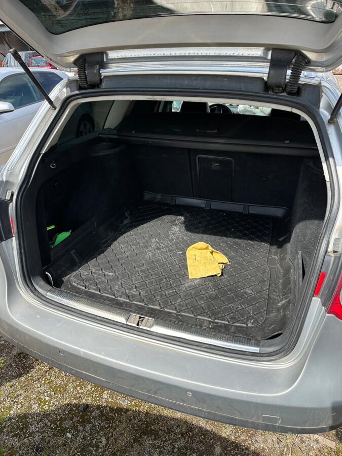 Volkswagen Passat B6 wagon 5-doors
