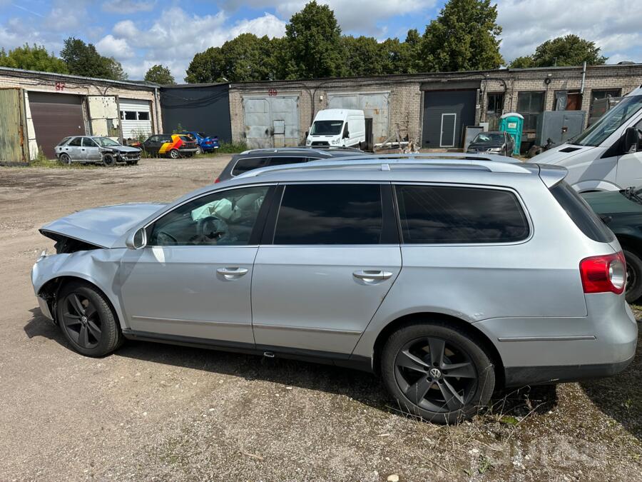 Volkswagen Passat B6 wagon 5-doors