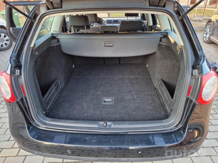 Volkswagen Passat B6 wagon 5-doors