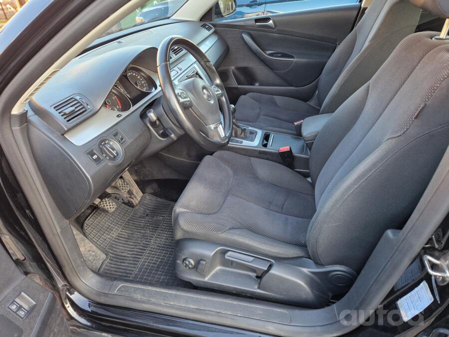 Volkswagen Passat B6 wagon 5-doors