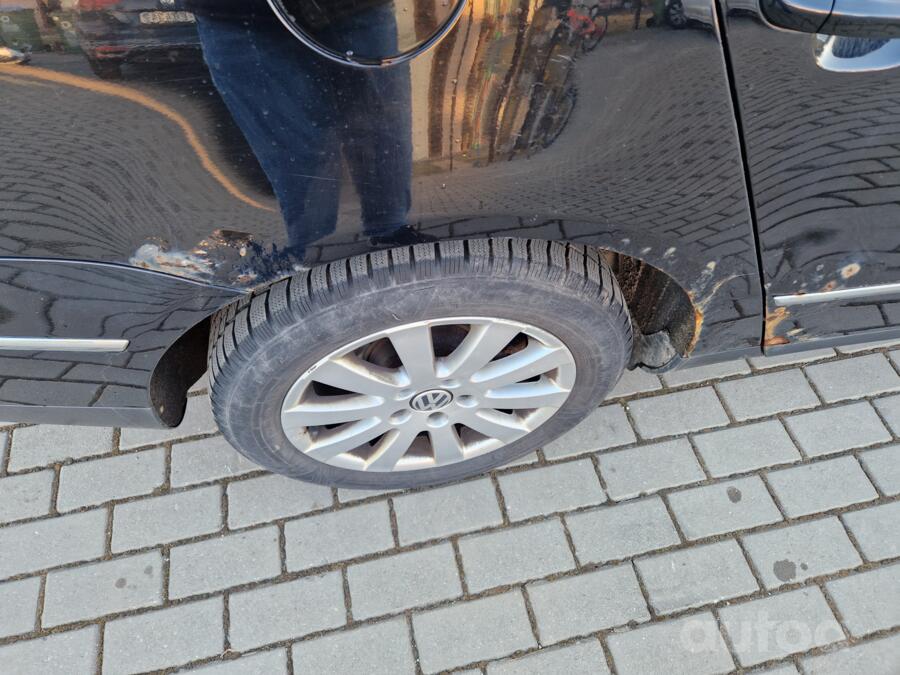 Volkswagen Passat B6 wagon 5-doors