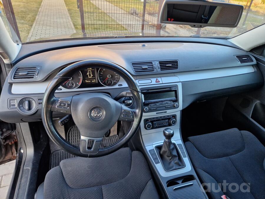 Volkswagen Passat B6 wagon 5-doors