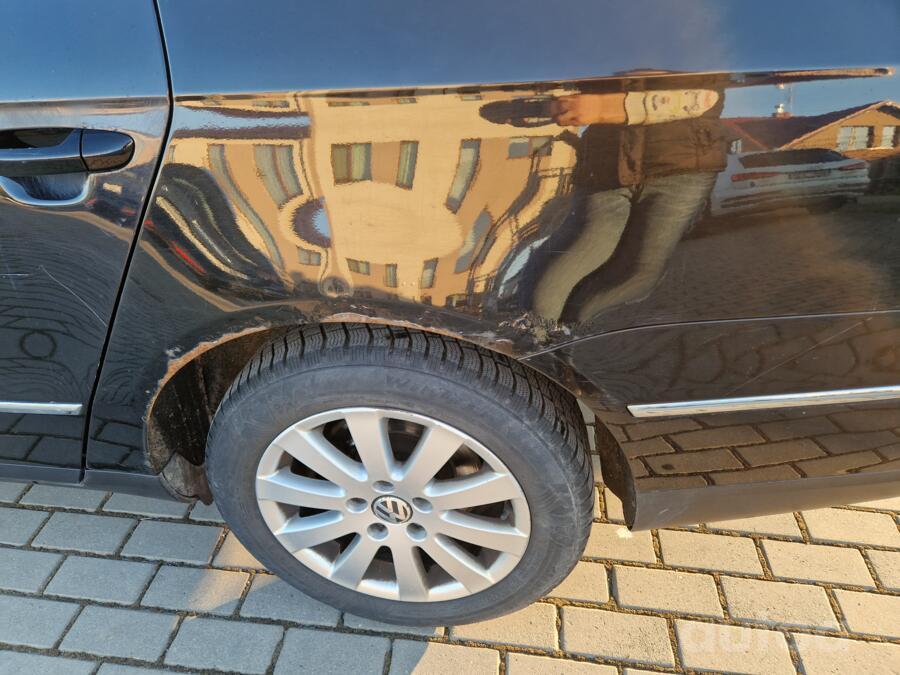 Volkswagen Passat B6 wagon 5-doors