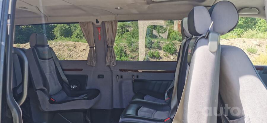 Volkswagen Transporter T5 Minivan 4-doors