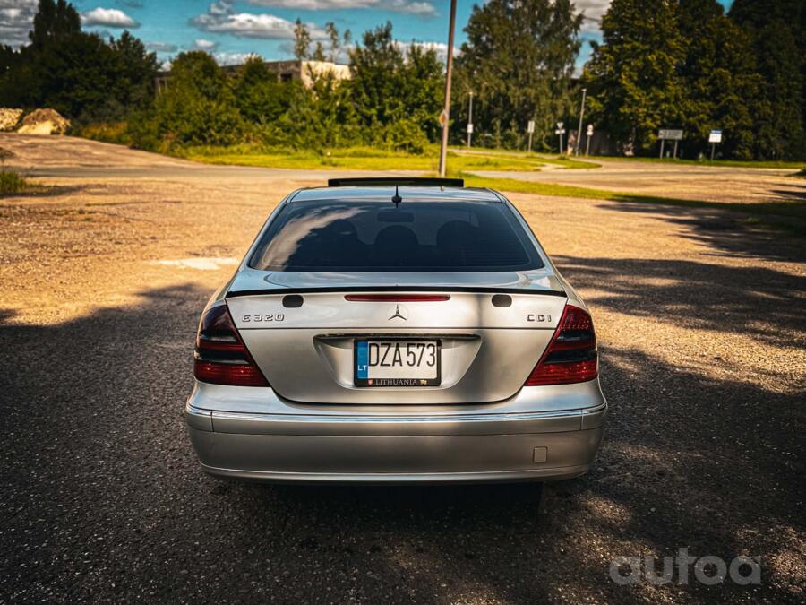 Mercedes-Benz E-Class W211 Sedan