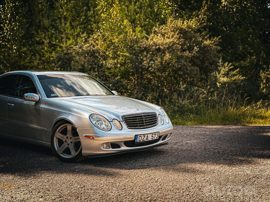 Mercedes-Benz E-Class W211 Sedan