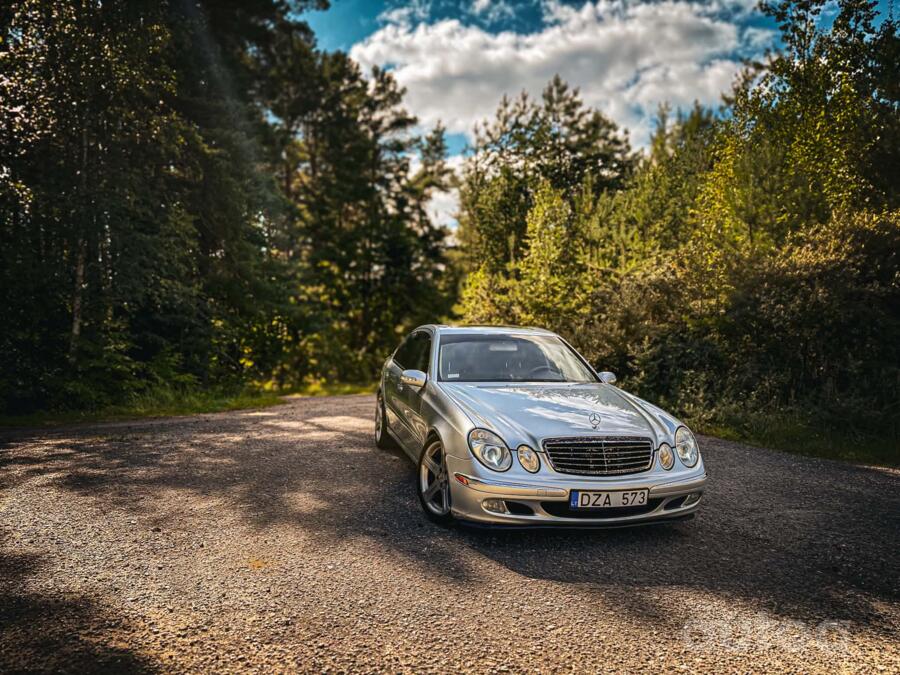 Mercedes-Benz E-Class W211 Sedan