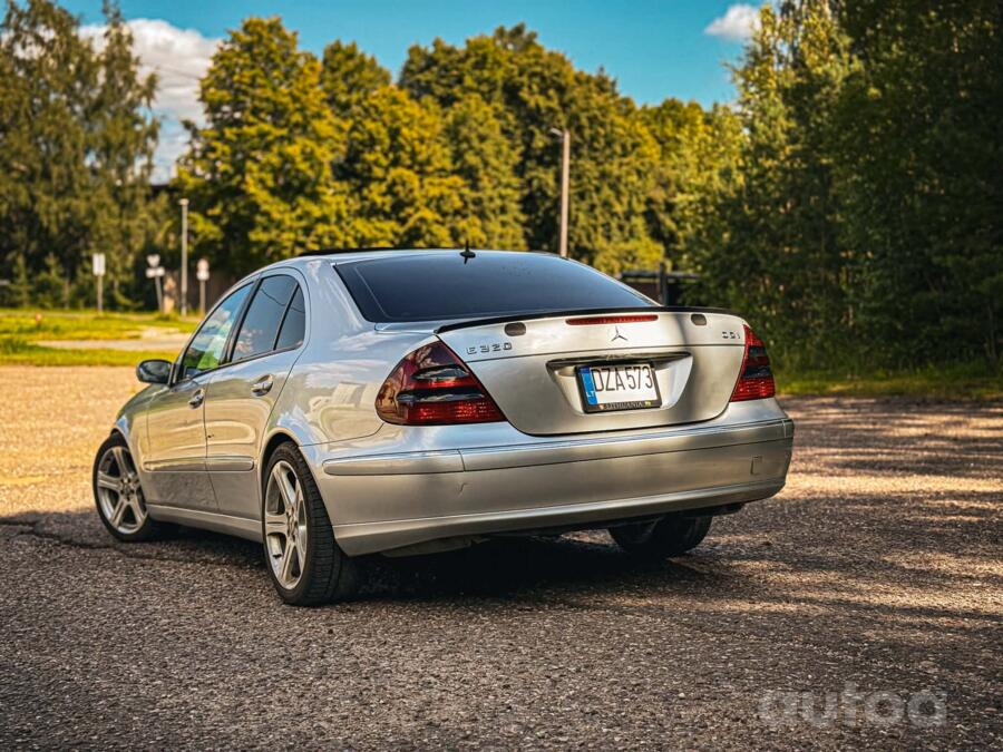 Mercedes-Benz E-Class W211 Sedan