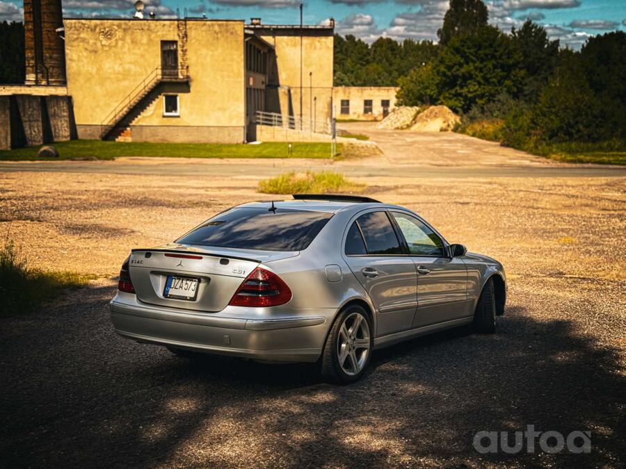 Mercedes-Benz E-Class W211 Sedan