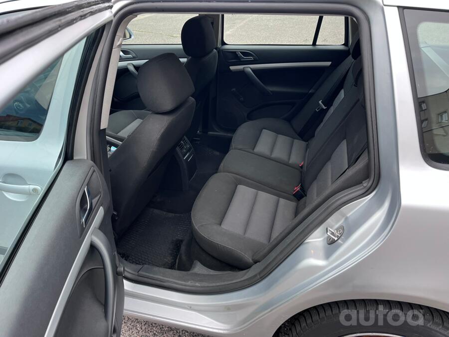 Skoda Octavia 2 generation Combi wagon 5-doors