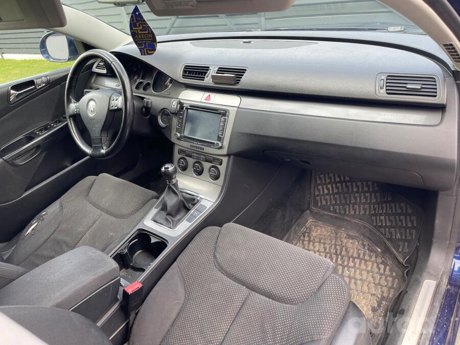 Volkswagen Passat B6 Sedan 4-doors