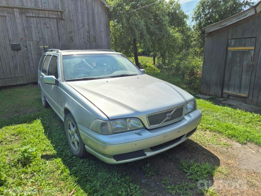 Volvo V70 1 generation wagon