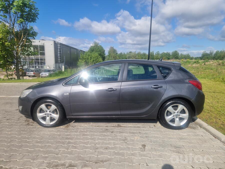 Opel Astra J [restyling] Hatchback 5-doors